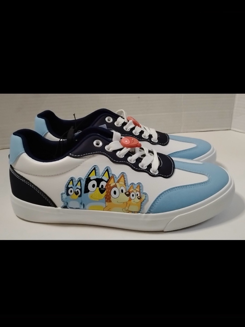 NWT Women’s BLUEY Low-Top Shoes Cartoon Sneakers White
